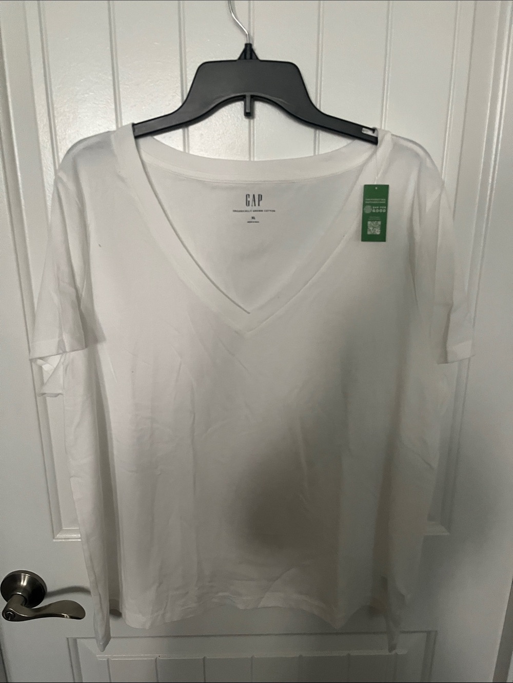 GAP Women's Short-Sleeve V-Neck Tee in White
